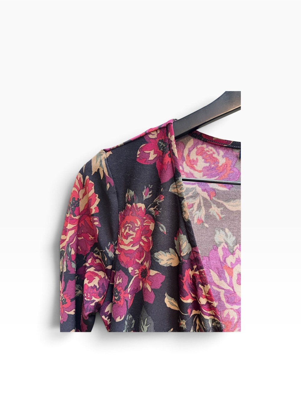 Chaps vintage Floral Surplice Top - Wine Floral size medium - Picture 4 of 10